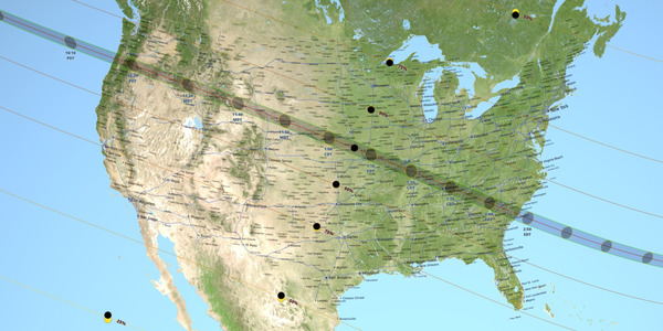 توضح هذه الخريطة صورة لظل القمر عند عبوره فوق الولايات المتحدة في 21 آب/أغسطس 2017 خلال الكسوف الكلي الشمسيّ