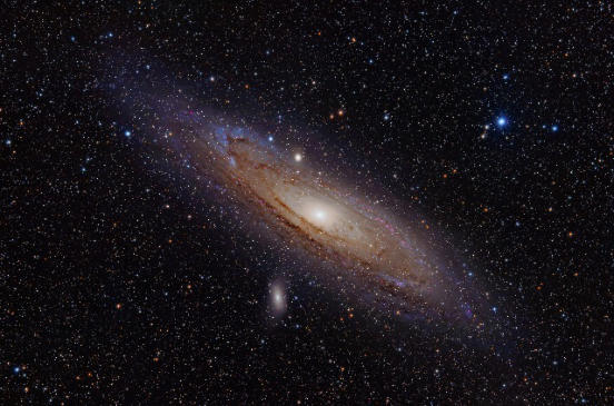 مجرة المرأة المسلسلة، وهي تشبه قليلاً مجرتنا درب التبانة