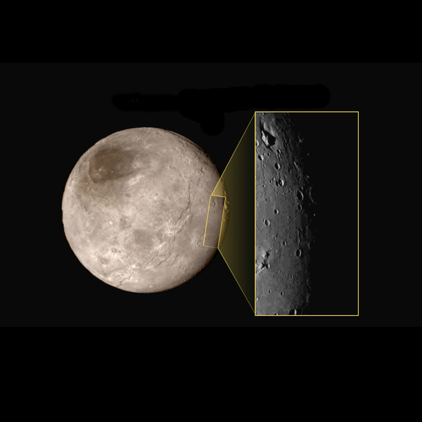 "جبلٌ وسط أخدود" على القمر شارون – يحتوي أكبر أقمار كوكب بلوتو، وهو القمر شارون Charon، على مَعلمٍ خلاّب هو عبارةٍ عن أخدودٍ (انخفاض) يحتوي في وسطهِ على جبلٍ مُرتفعٍ يُمكن مشاهدته أسفل يسار الصورة الصغيرة. وفي الصورة أيضاً منطقةٌ بطولٍ يصل إلى 200 ميل (300 كيلومتر) من الأعلى إلى الأسفل، إلى جانب بعض الفوهات المرئِية.  حقوق الصورة: NASA-JHUAPL-SwRI