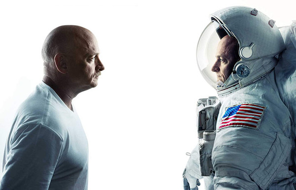 نرى في الصورة رائد الفضاء سكوت كيلي مع أخيه التوأم مارك (وهو رائد فضاء سابق) وهما يشاركان في مجموعة من الاختبارات والفحوص تدعى بـ: أبحاث التوأم.  المصدر: NASA