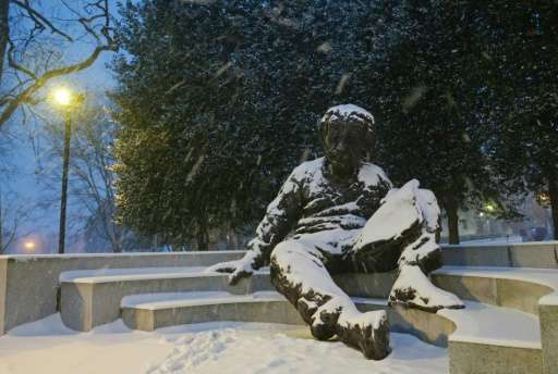 تمثال لألبرت أينشتاين في العاصمة واشنطن.