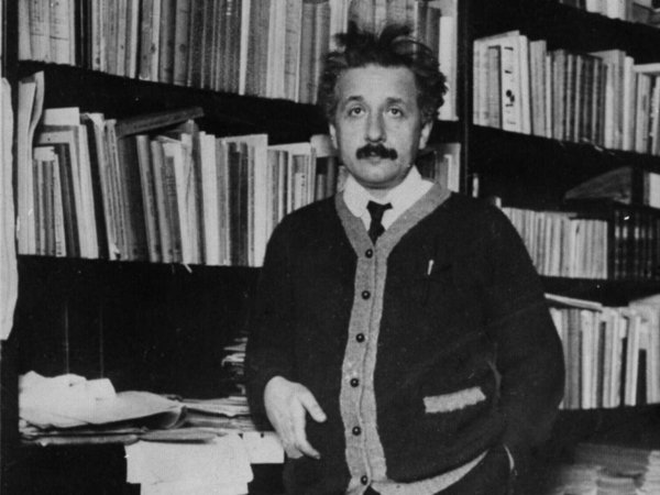 ألبرت أينشتاين Albert Einstein. المصدر: Associated Press
