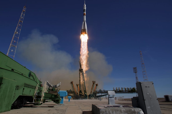 صورة لإطلاق صاروخ سويوز Soyuz الروسي من قاعدة بايكونور الفضائية في كازاخستان في 11 أكتوبر/تشرين الأول 2018. عانى الصاروخ من الفشل أثناء انطلاقه، مما اضطر فريق المهمة لإحباط الانطلاق واجراء هبوط اضطراري للكبسولة الحاملة للطاقم المكون من رائد الفضاء الأمريكي ناك هايغ Nick Hague ورائد الفضاء الروسي أليكسي أوفشينين Alexey Ovchinin. حقوق الصورة: Bill Ingalls/NASA