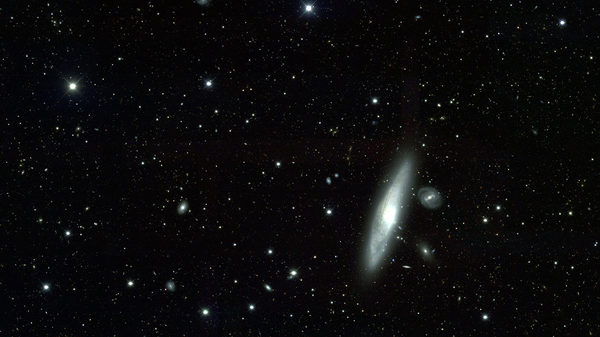 NGC-1515 مسح الطاقة المظلمة