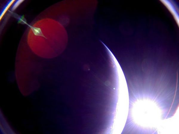 أول صورة التقطتها مركبة لايت سايل 2 للأرض في 6 يوليو/تموز، 2019.  حقوق الصورة: The Planetary Society