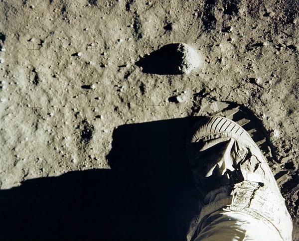 آثار أقدام ألدرين بعد الهبوط في 20 يوليو/تموز، 1969. حقوق الصورة: ناسا