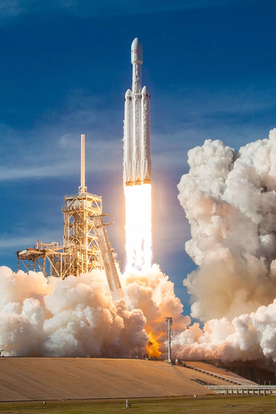 صورة لأطلاق صاروخ فالكون الثقيل. حقوق الصورة: SpaceX