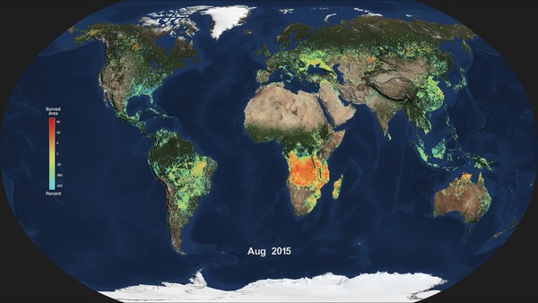 يظهر في الصورة المعدل الشهري للمناطق التي تعرضت للحرائق في مختلف أنحاء العالم خلال شهر أغسطس/آب من سنة 2015، والذي تم وضعه استناداً إلى بيانات مقياس الطيف التصويري ذات الدقة المعتدلة Moderate Resolution Imaging Spectroradiometer أو اختصاراً MODIS الموجود على متن القمر الصناعي آكوا Aqua التابع لوكالة ناسا. يشير اللون الزرق إلى نسبة ضئيلة من المناطق التي تعرضت للحرائق، بينما يشير كل من اللون الأحمر والبرتقالي إلى نسبة عالية من المناطق التي تعرضت إلى الحرائق.  المصدر: NASA
